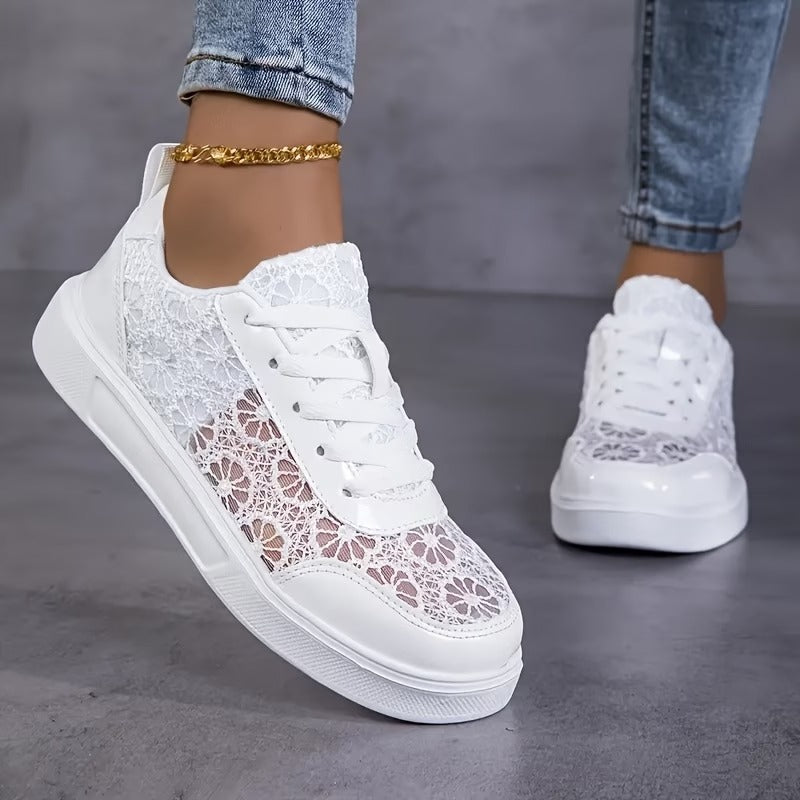 Sneakers con pizzo floreale