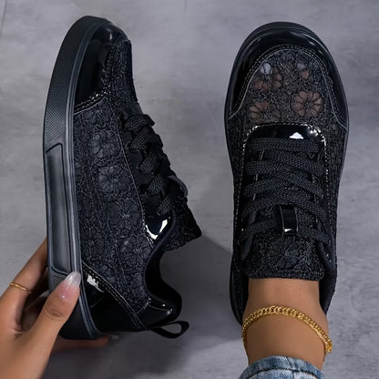 Sneakers con pizzo floreale