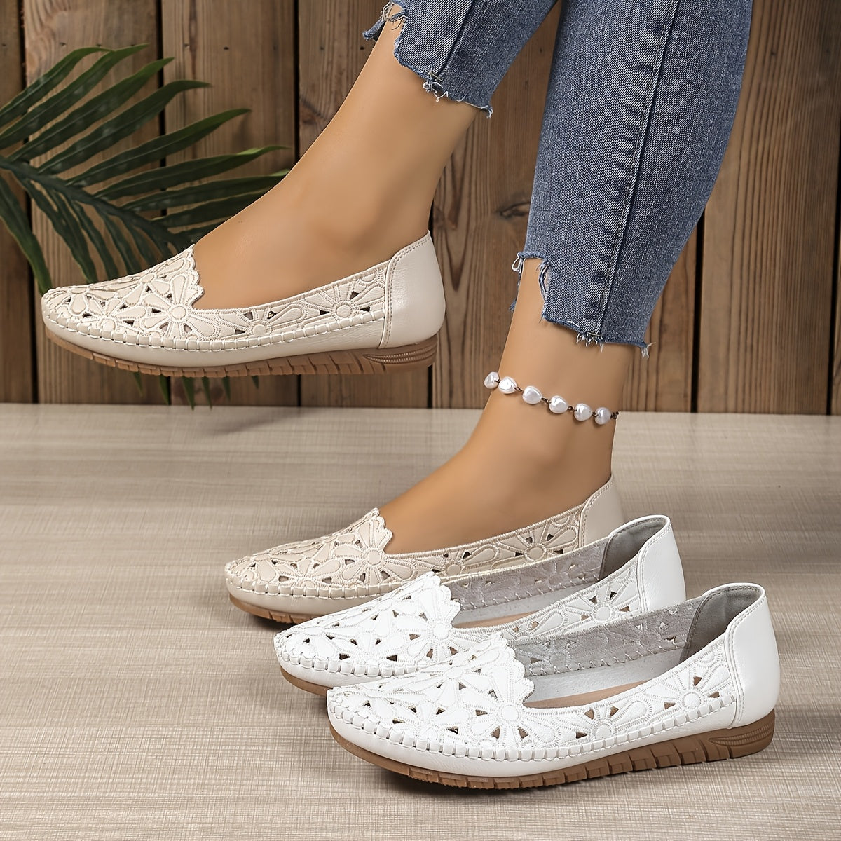 Ballerine con stampa floreale e traforata