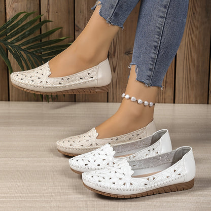 Ballerine con stampa floreale e traforata
