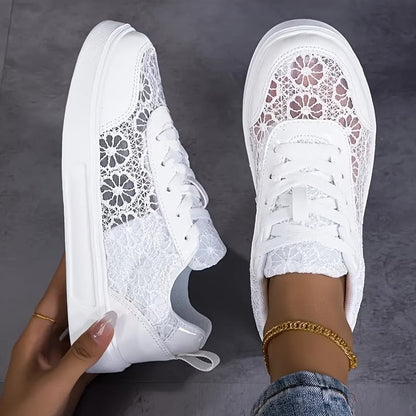 Sneakers con pizzo floreale