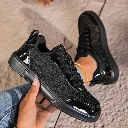 Sneakers con pizzo floreale