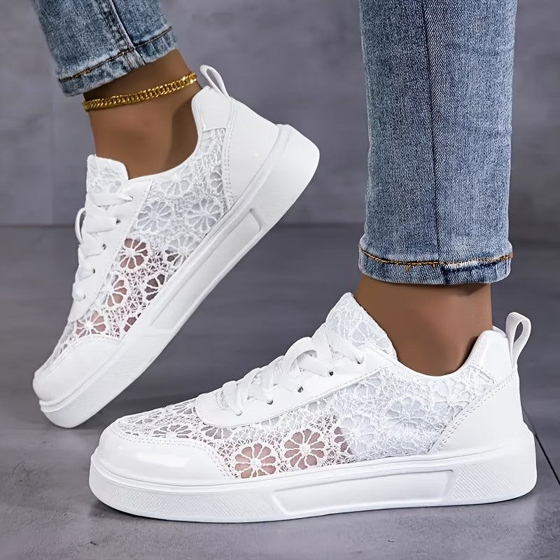 Sneakers con pizzo floreale