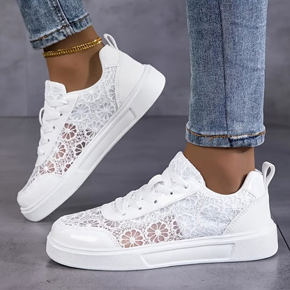 Sneakers con pizzo floreale
