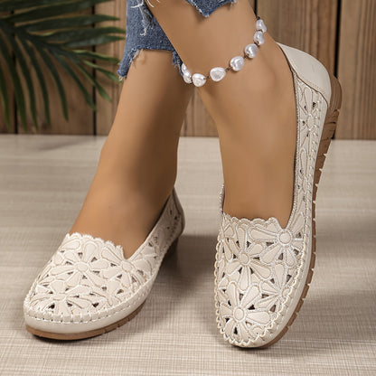 Ballerine con stampa floreale e traforata