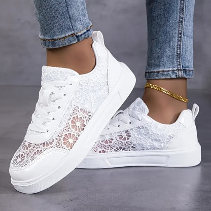 Sneakers con pizzo floreale