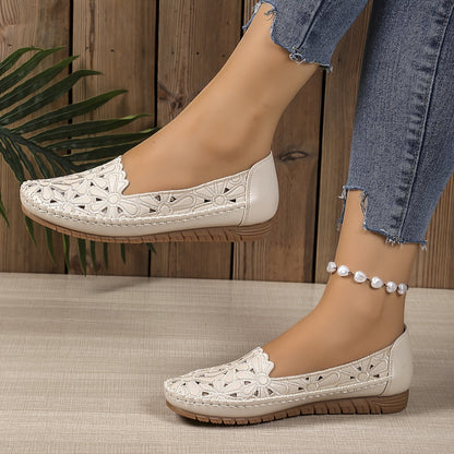 Ballerine con stampa floreale e traforata