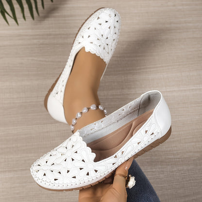 Ballerine con stampa floreale e traforata